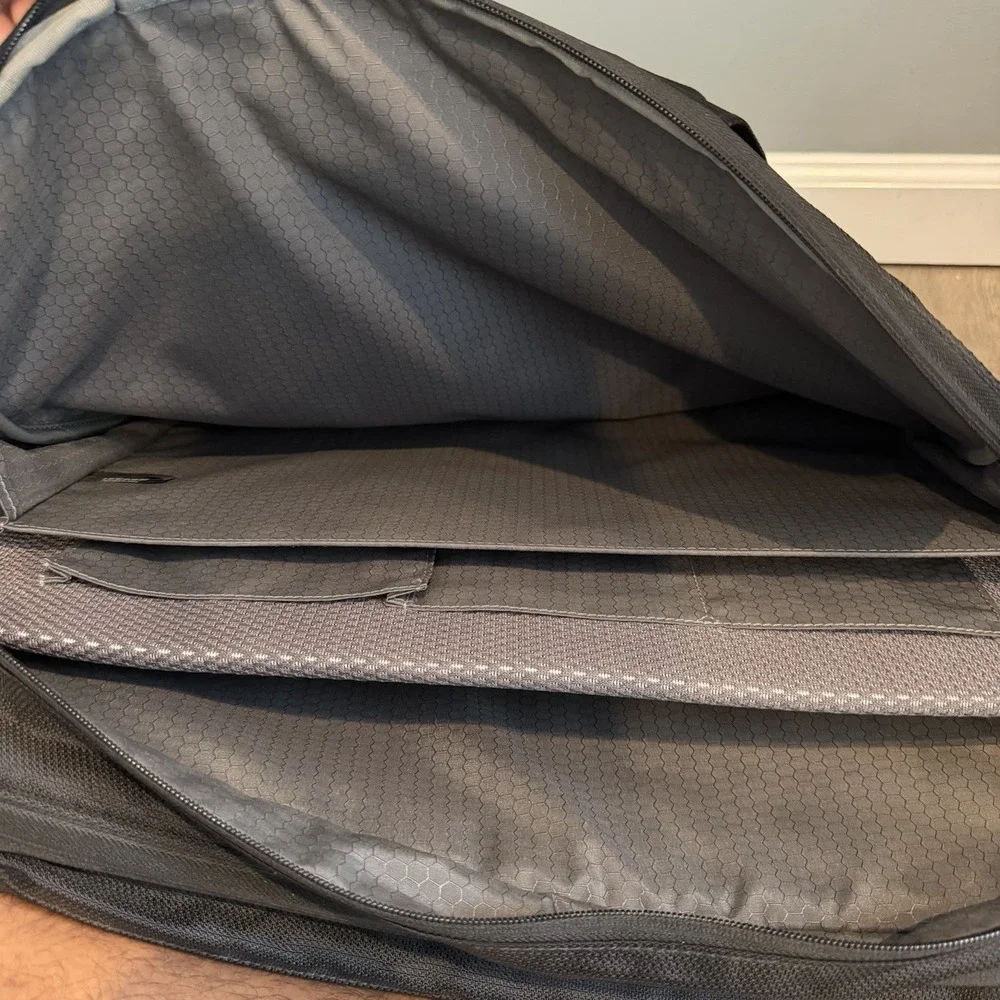 Tumi Expandable Shoulder Laptop Bag Briefcase Ballistic Nylon Black 18